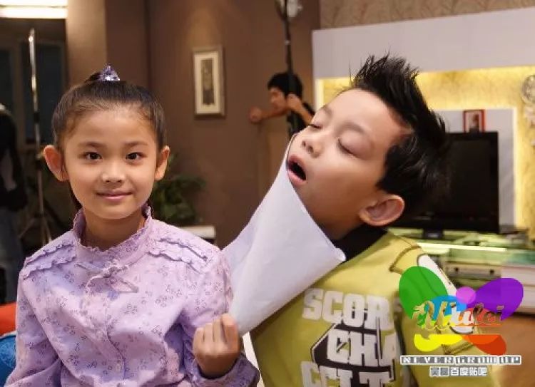 今天我们来说说剧里唐不苦的外星人姐姐可儿吧.