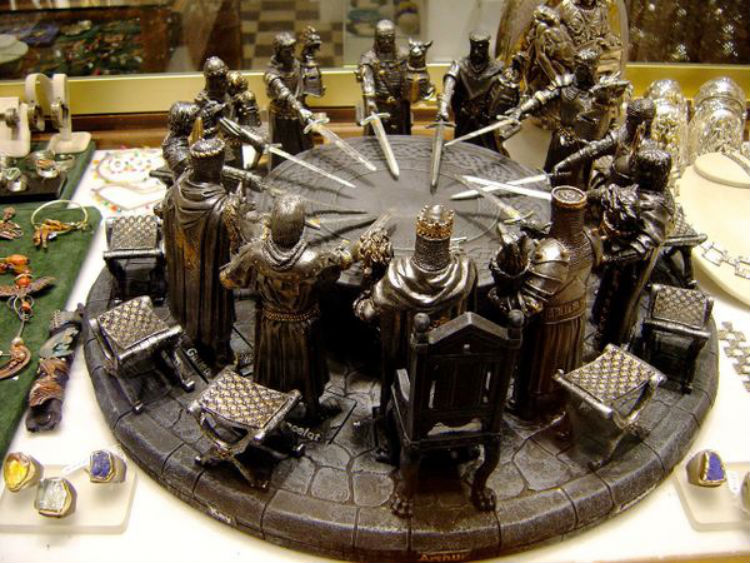 圆桌骑士主题工艺品对欧美玩家而言,"三国"可能跟"战国"没什么区别