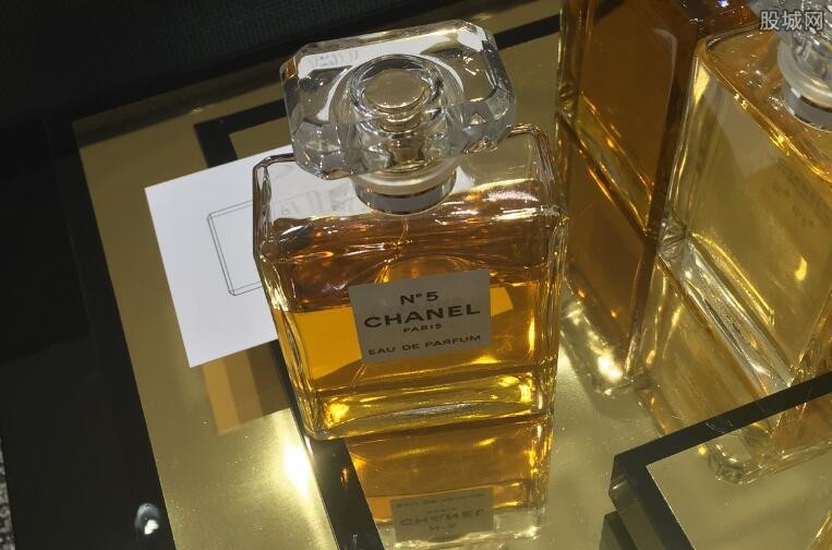香奈儿圣诞新款五号香水多少钱 香奈儿五号香