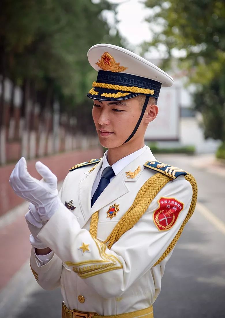 新春福利高颜值兵哥哥军便装对比照大放送速收藏