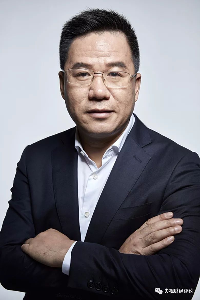 今晚嘉宾   中国黄金集团首席经济学家 万喆