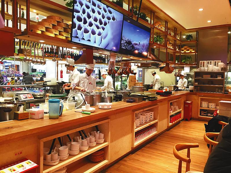 明厨亮灶看得见的食品安全渐成风尚