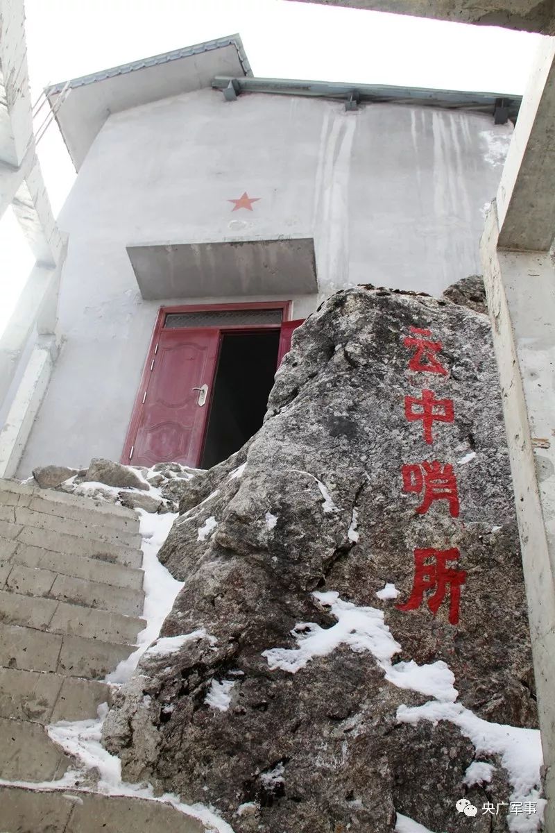 三军仪仗队女兵走近詹娘舍哨所,感受不平凡的战士生活