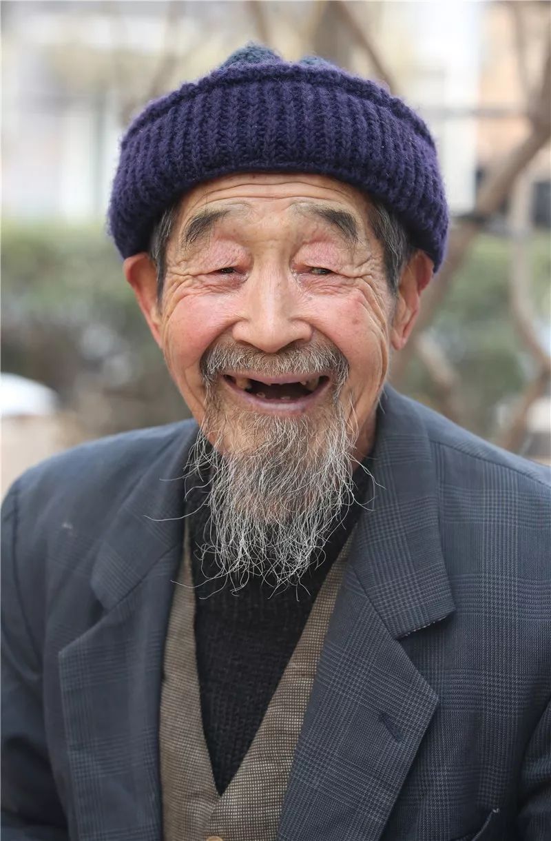 90岁老人照片图片