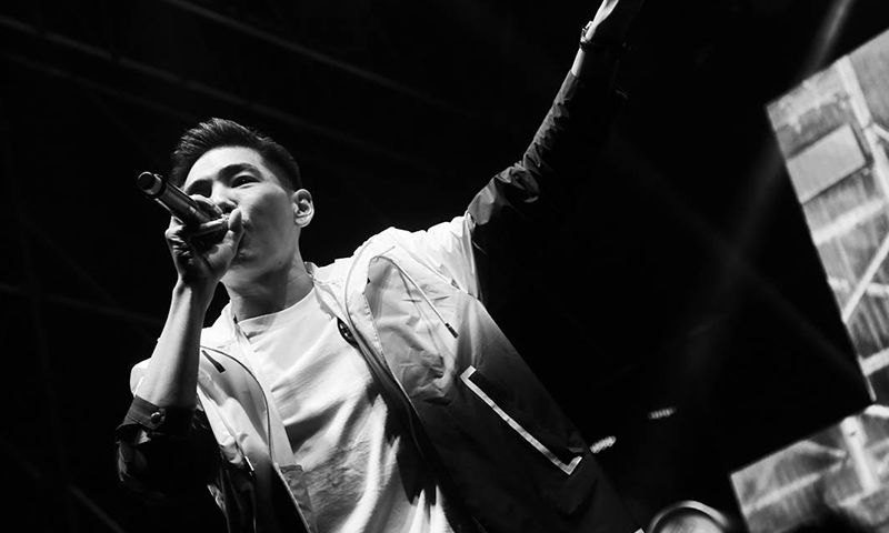 他是中国第一个介绍嘻哈音乐的制作人经历十年低潮这就是他的reallife