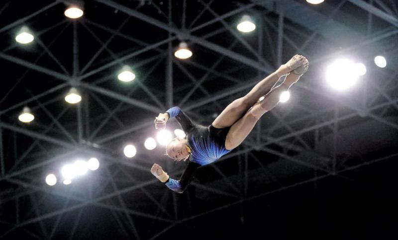 "蛙跳,半蹲蛙跳,高抬腿跑,后空翻等一系列做组训练下来,我们的孩子