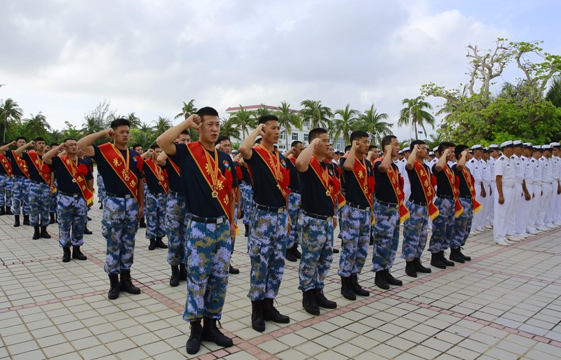 南海舰队的老兵欢迎回家