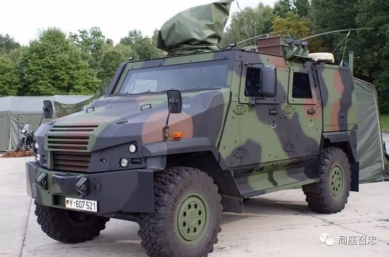 第二代"澳洲野狗"轮式全防护车说完在地上驰骋的狗子,再说说天上飞的.