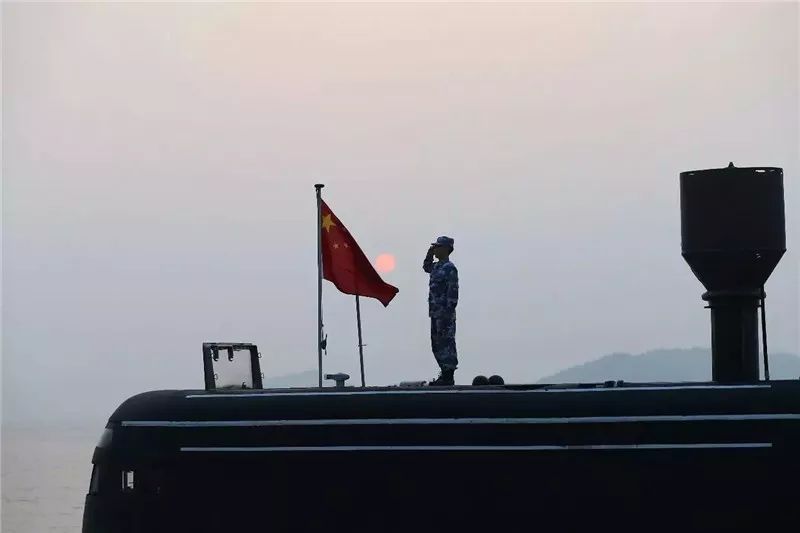 既然无法潇洒离开,那就在这一刻狠狠告别!