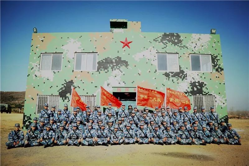 如何成为合格的潜艇兵?一段视频披露新兵考核内幕