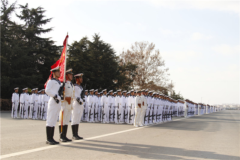 流亭新兵毕业千人方阵震撼家长