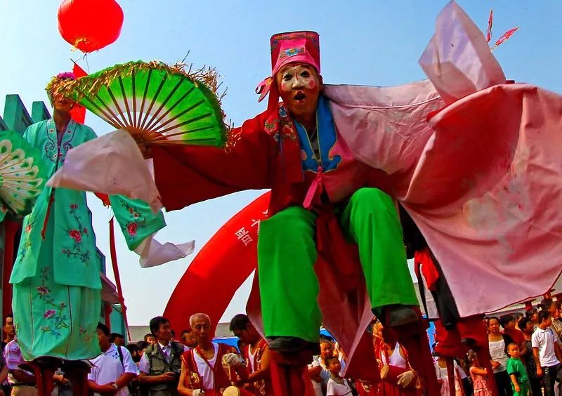 最炫中国风！踩高跷、扭秧歌民俗串烧过大年！|民俗|中国风|串烧_新浪新闻