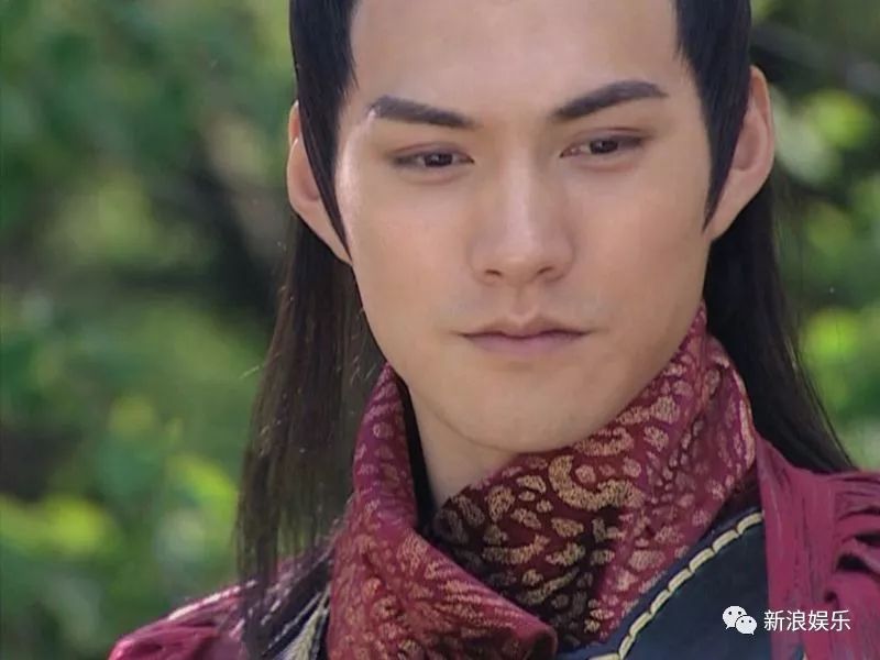 尤其是古装,超能打!剑眉星目三百六十度无死角帅到飞起.