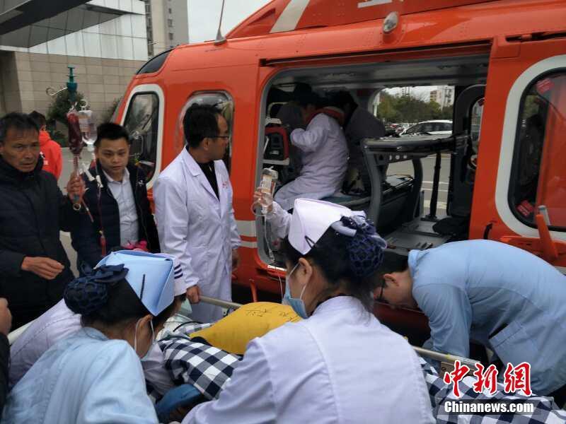 江西赣州车祸重症伤员实现"空中转移"|车祸|医院|李斌_新浪军事_新浪
