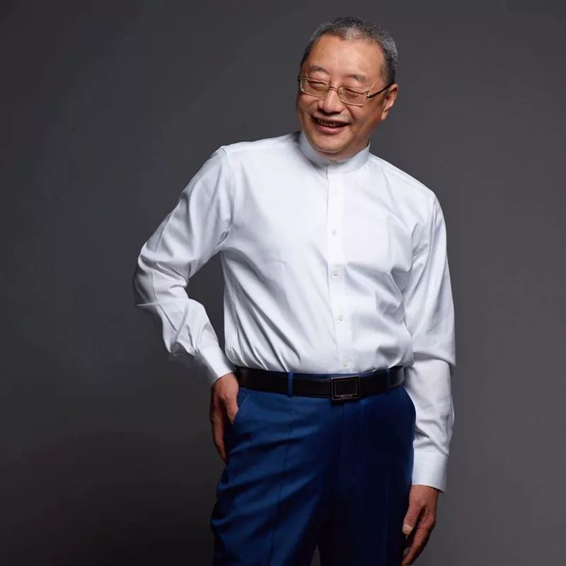 如今19年过去,他终于造出了自己要的理想国