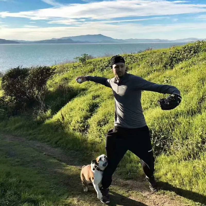 该款kt3-rocco灵感取自斗牛犬rocco的肤色