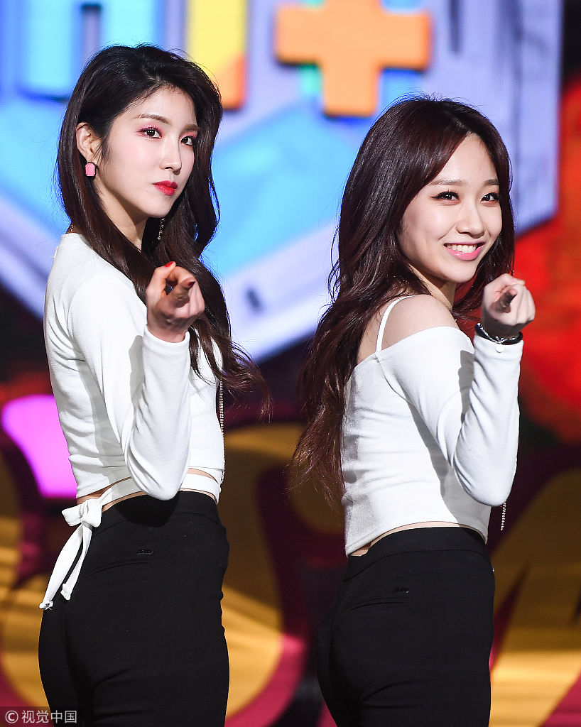 女团laboum变校服少女,blackpink纯白诱惑 theark御姐范黑白配大长腿