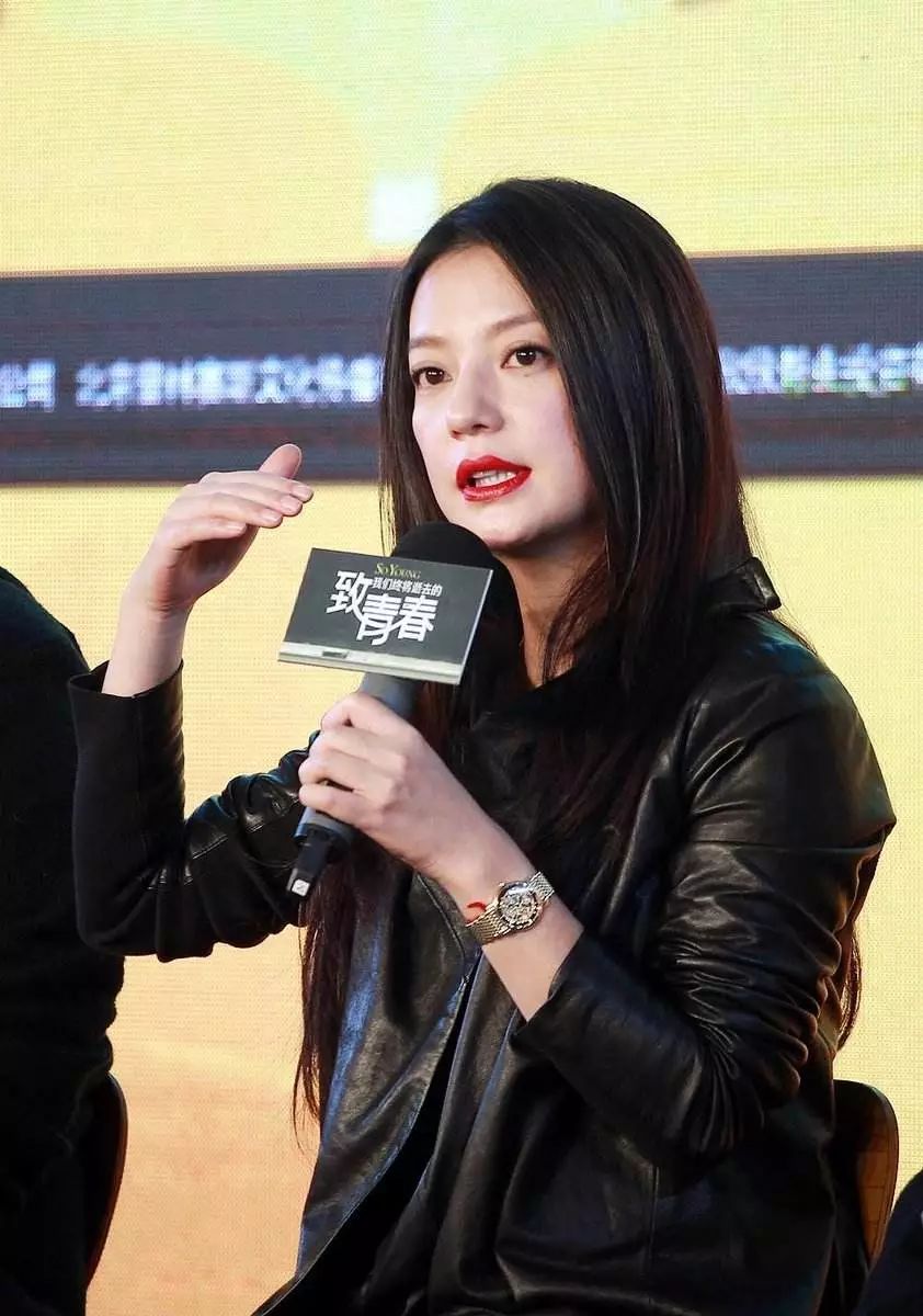 全球超60圣诞树为中国造评价赵薇空手套白狼