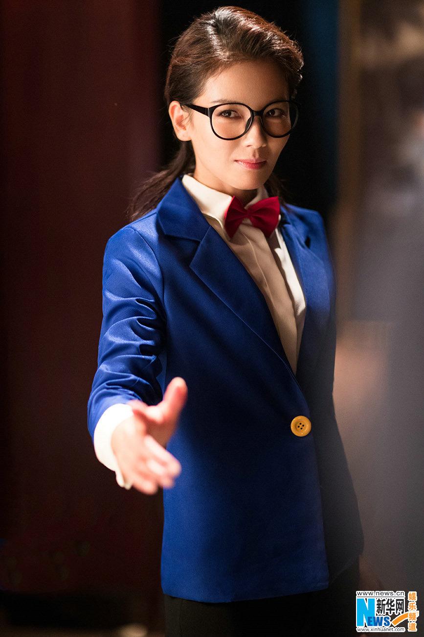 黄轩新片《她杀》开机 圆寸自拍显颠覆