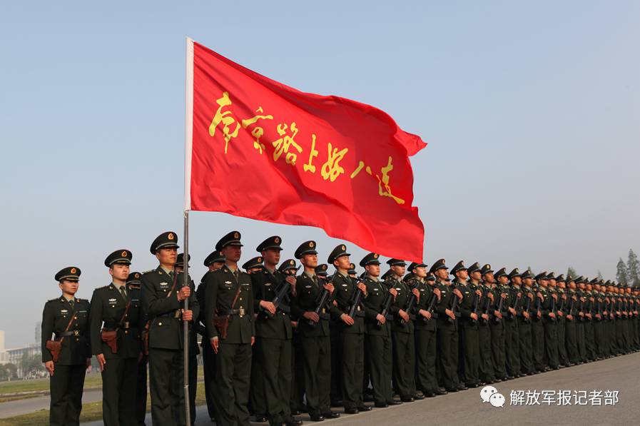 南京路上好八连走进新时代从霓虹哨兵到霹雳尖兵