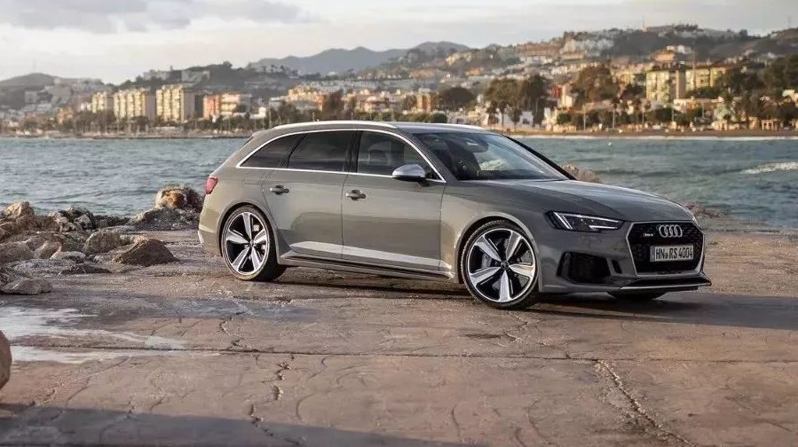 全新奥迪rs4:抱歉我真的只是一辆买菜车 奔驰&宝马:呵呵