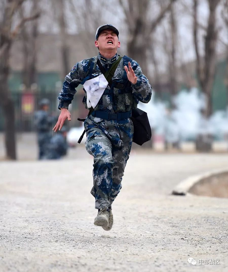 考场即战场中部战区空军某基地实战条件下开展地面防空兵岗位练兵