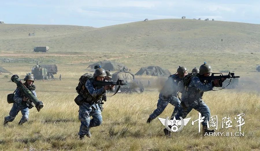 朱日和蓝军我愿意让你踩着我的肩背高举起胜利的旗帜