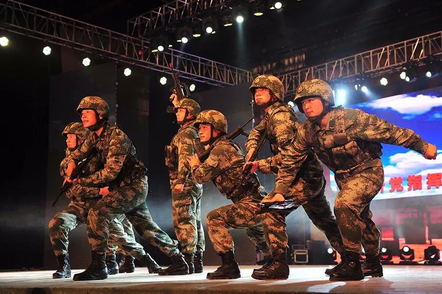 一场不忘初心的晚会,演绎新时代"英勇胜利"之师强军战歌