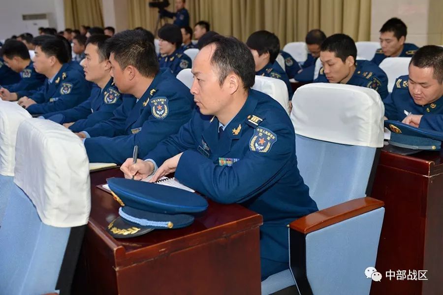 中部战区空军党委以上率下推动新气象从党委机关向基层部队传导