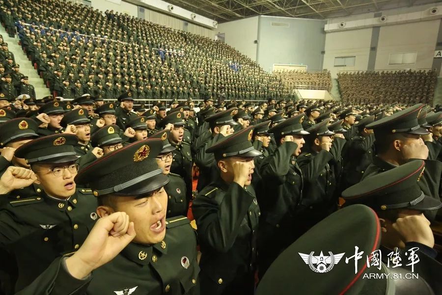 陆军工程大学军械士官学校3000名官兵庄严宣誓决胜军运会筹备工作
