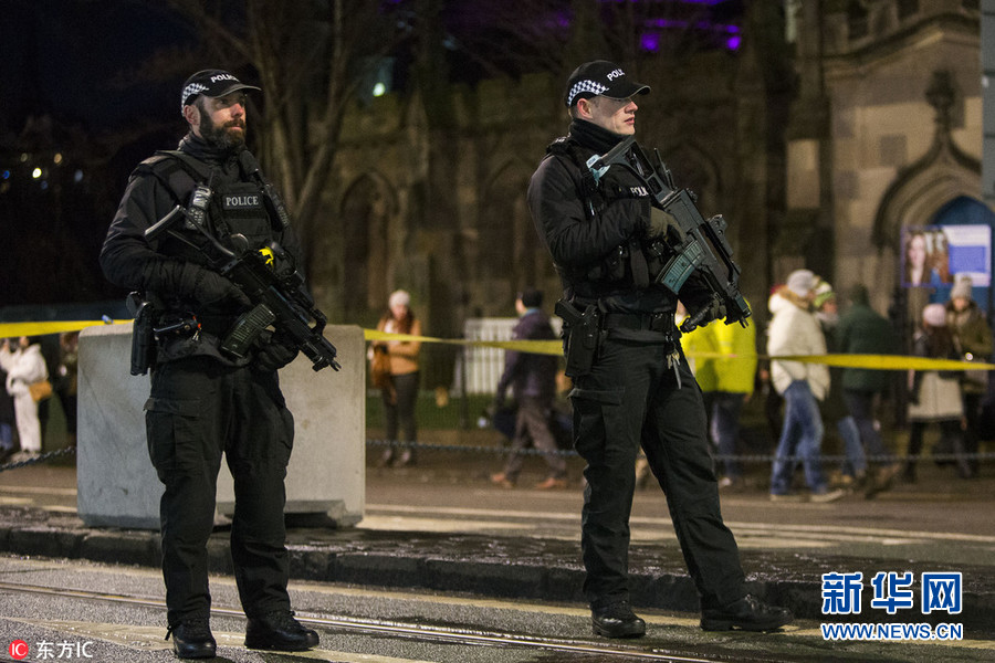 世界各地跨年迎新警察持枪巡逻安保升级