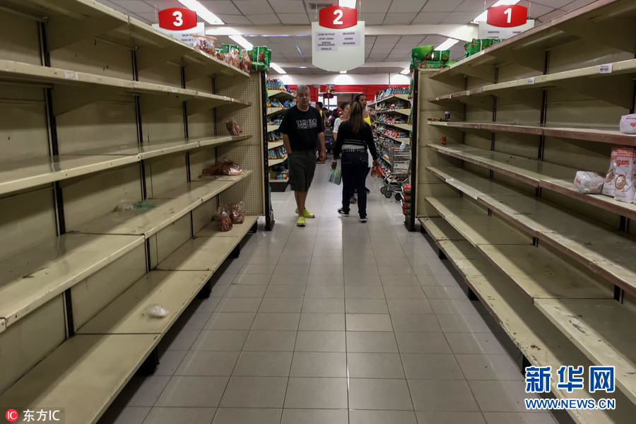 委内瑞拉政府下令部分商品降价超市被民众抢购一空