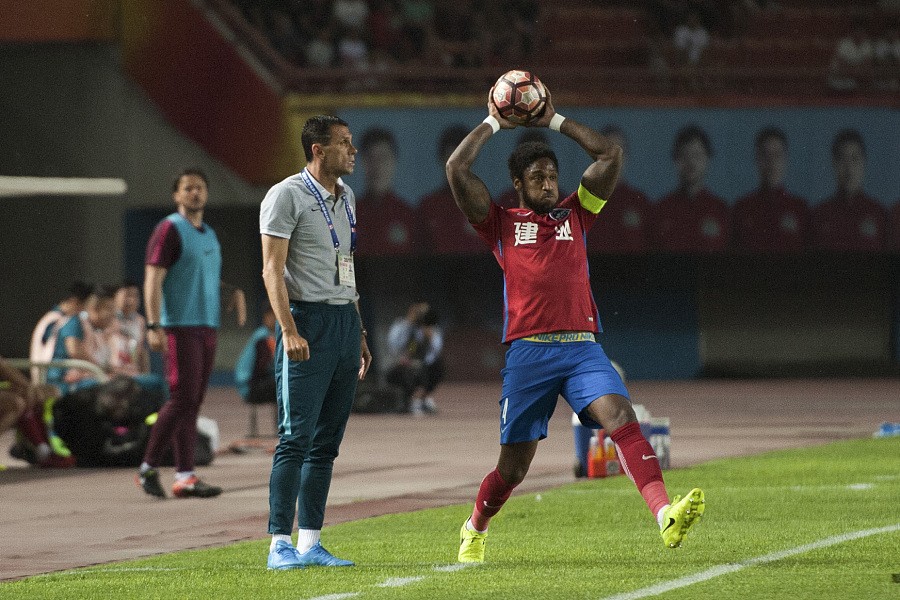 曝建业中卫戈麦斯因受伤将被外租至冰岛球队,为期半年