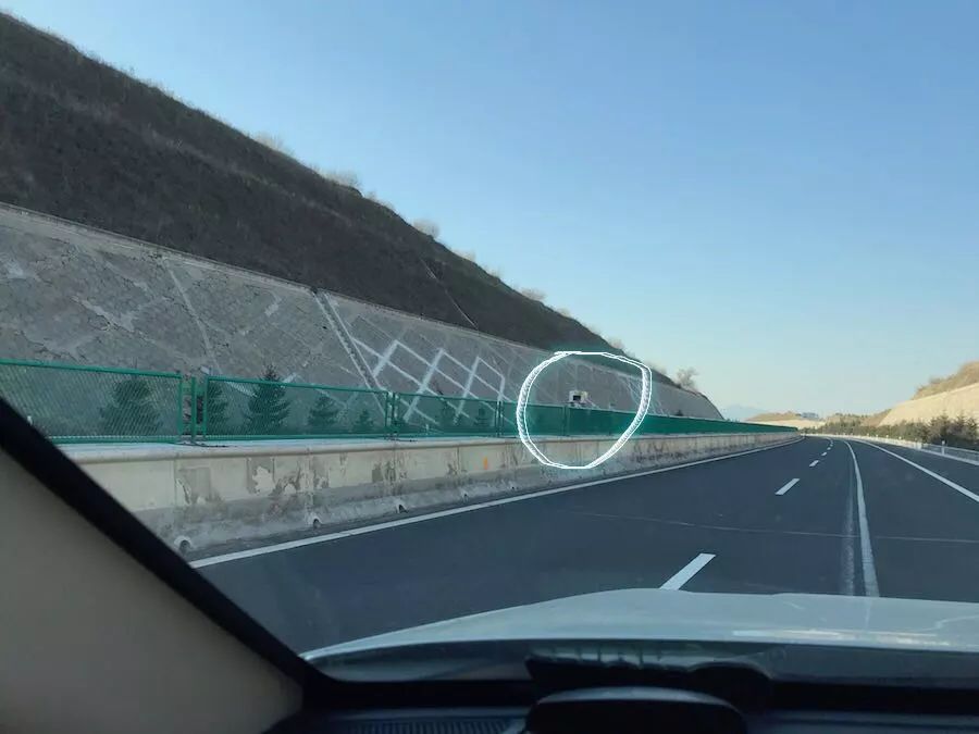 曝光|张家口 - 崇礼段高速上的测速探头