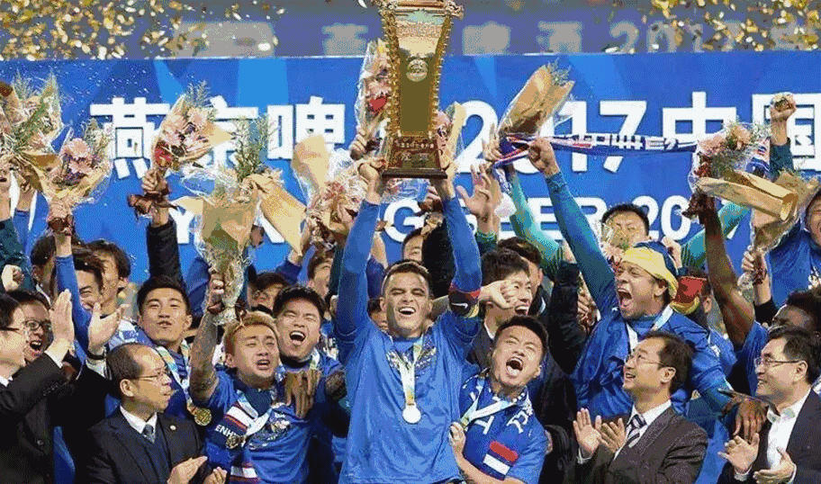 如果你又爱申花又痴迷跑步,这场迎新跑可以说是绝对不容错过了