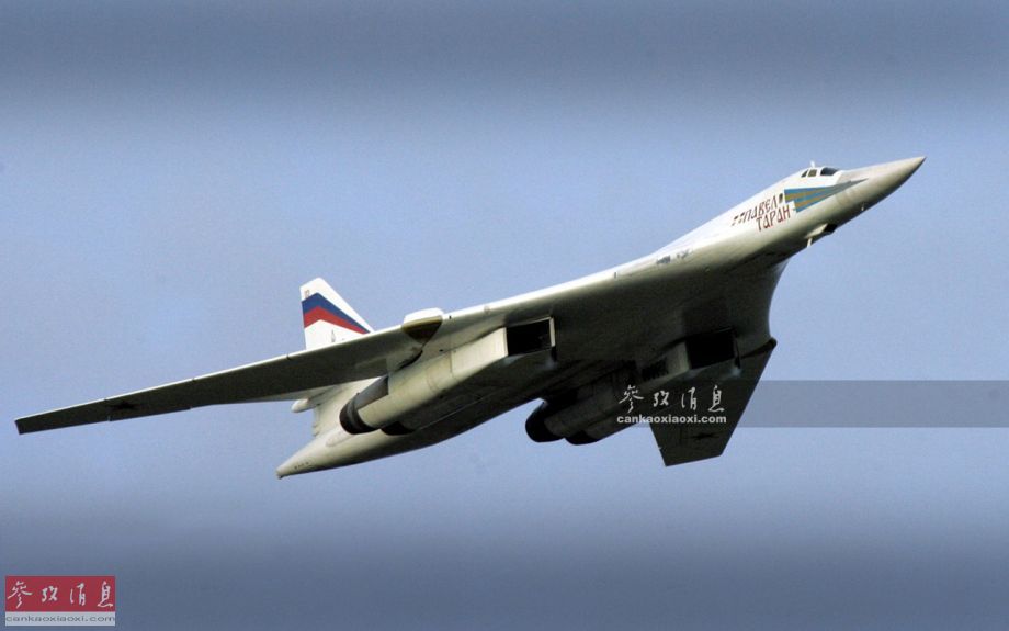 俄军曝图-160最新作战画面 图-160超音速战略轰炸机,北约代号"海盗旗"