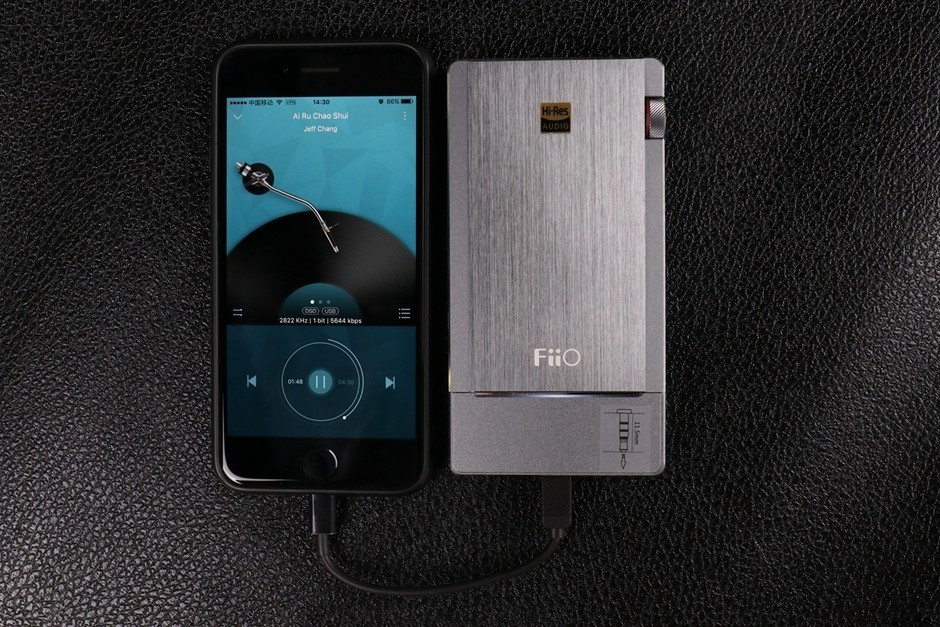 飞傲q5便携式解码耳放一体机开箱美图