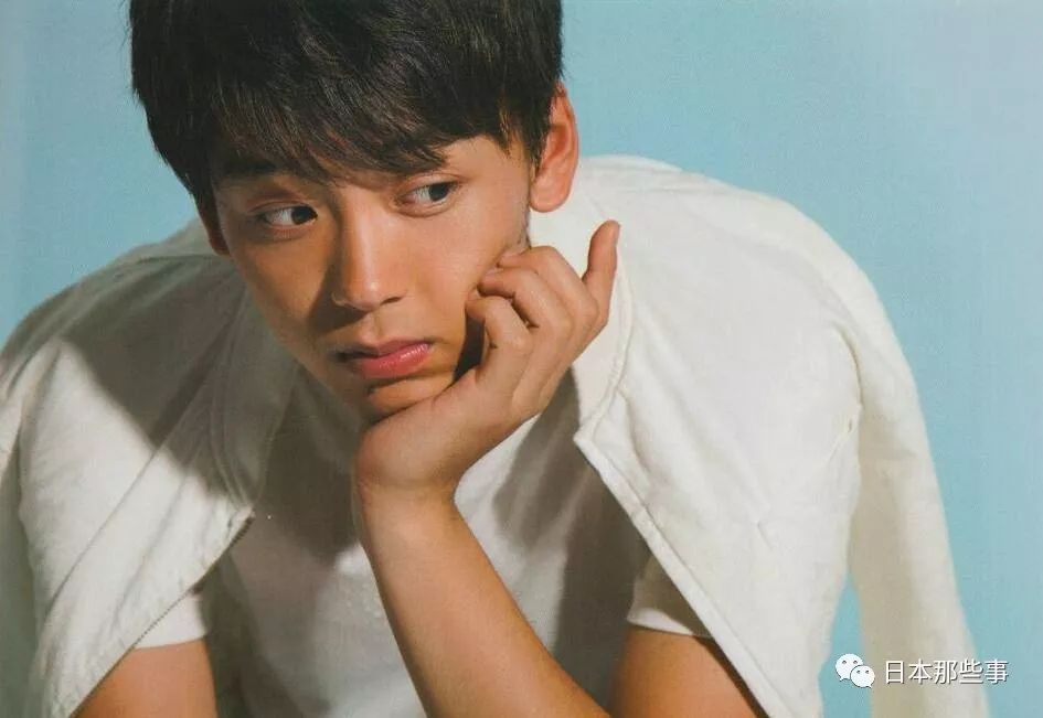 这么说吧,竹内凉真可能是球员转型演员最成功的了.