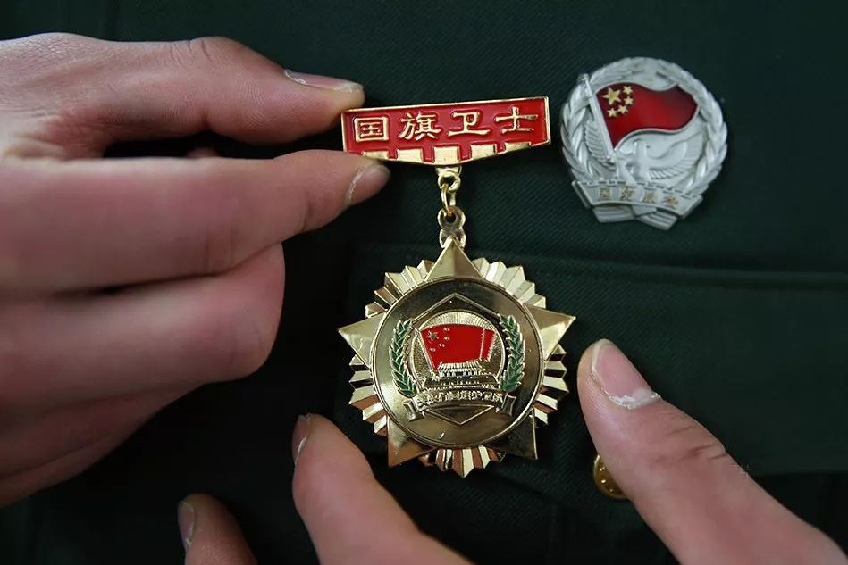 别了武警天安门国旗护卫队你好全新亮相的解放军仪仗队