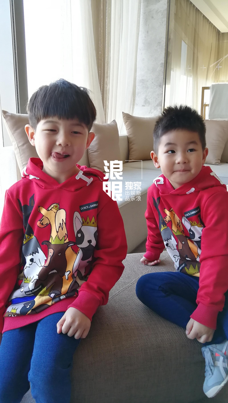 安吉小鱼儿长大啦!沙溢胡可带儿子吐舌卖萌表情包来袭