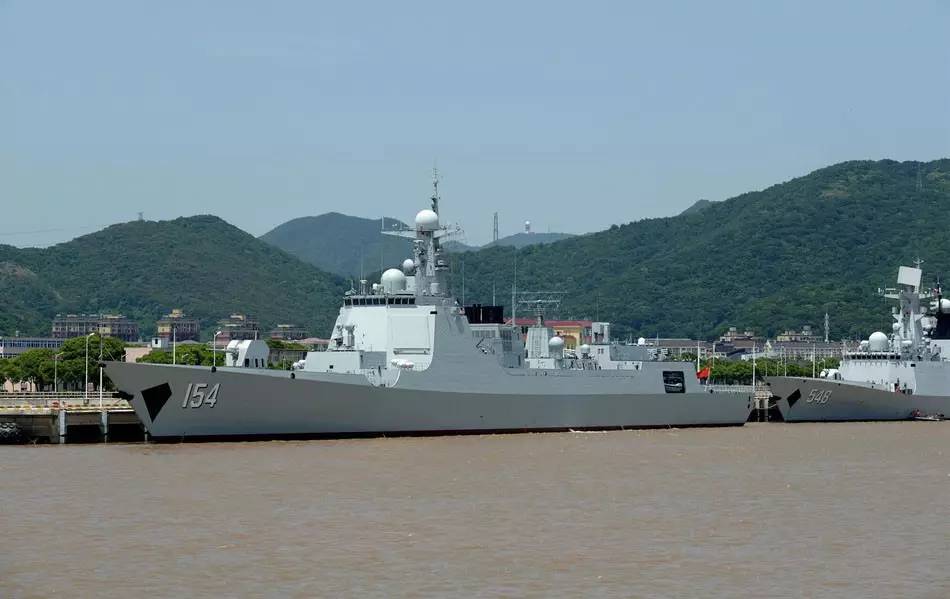 持续下饺子中国海军2017年又下水和服役了各一个舰队