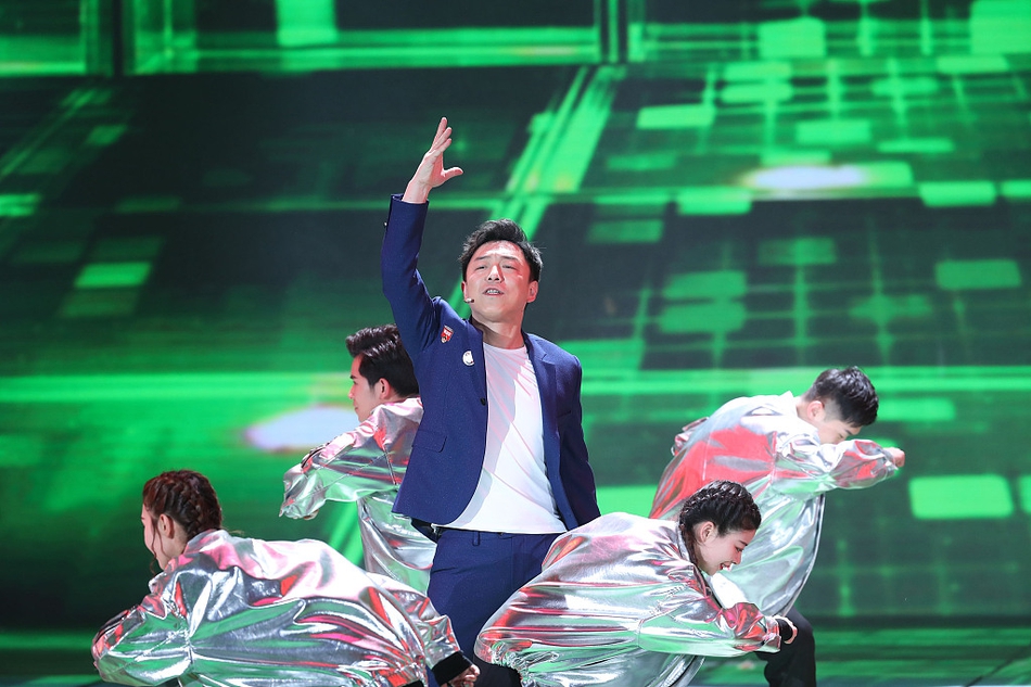 黄渤陈伟霆张艺兴跳复古迪斯科 舞蹈帅气燃爆全场