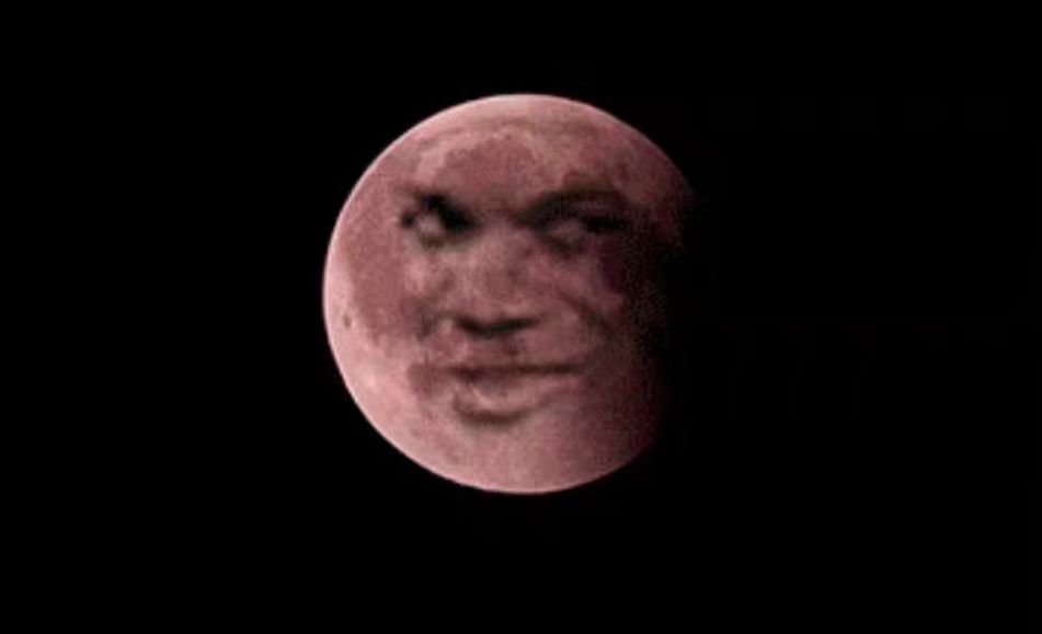 其实"蓝月亮"是指一种罕见现象即一个公历月中的第二个满月并不是真正