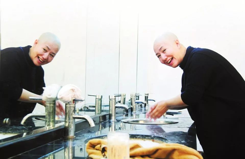 人物丨谢涛第三次剃了光头