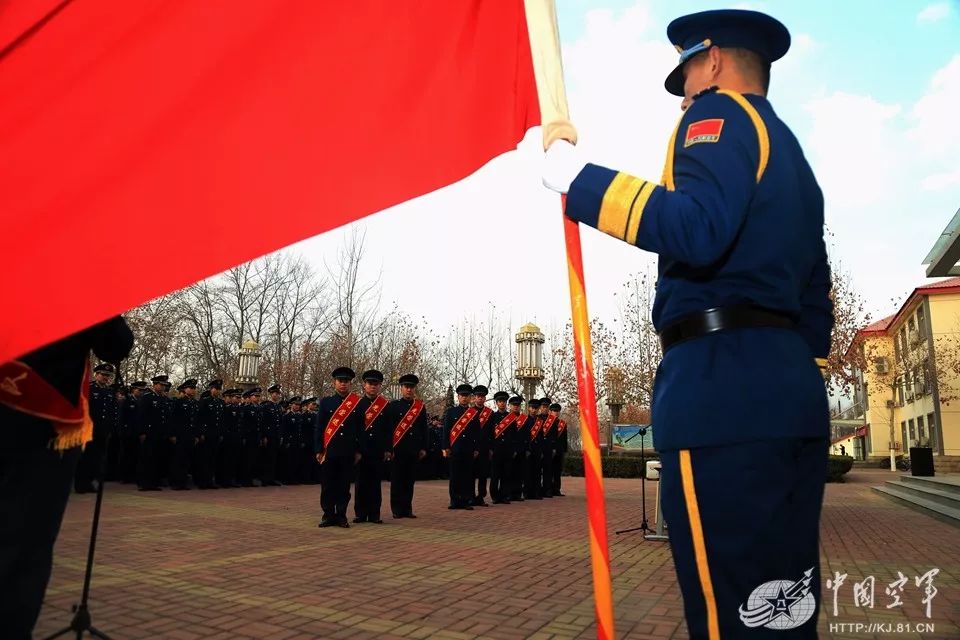 退伍季 | 今朝脱下那心爱的戎装,但脱不去一身的荣耀|空军|退伍老兵