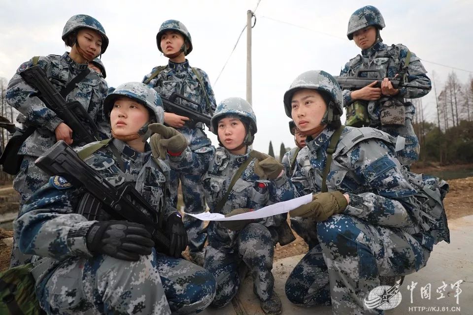 跨昼夜野外徒步行军状况不断?看兵哥兵姐如何快速应对