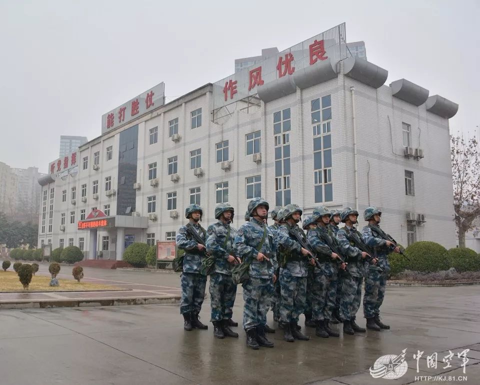 中国空军|战士|警卫_新浪军事_新浪网