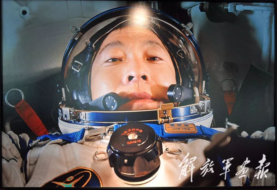 解密星际穿越中国航天员太空美拍批量公开