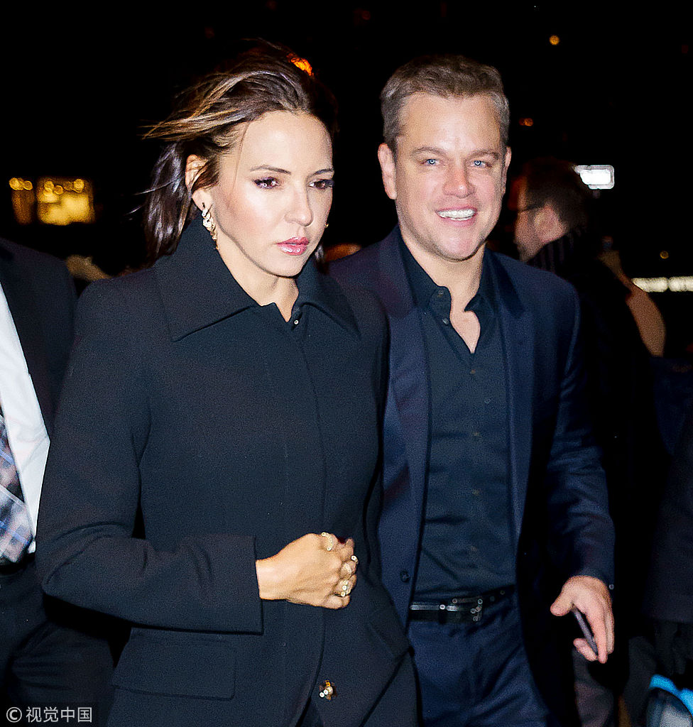 当地时间2018年1月16日,纽约,马特·达蒙(matt damon)和爱妻亮相街头