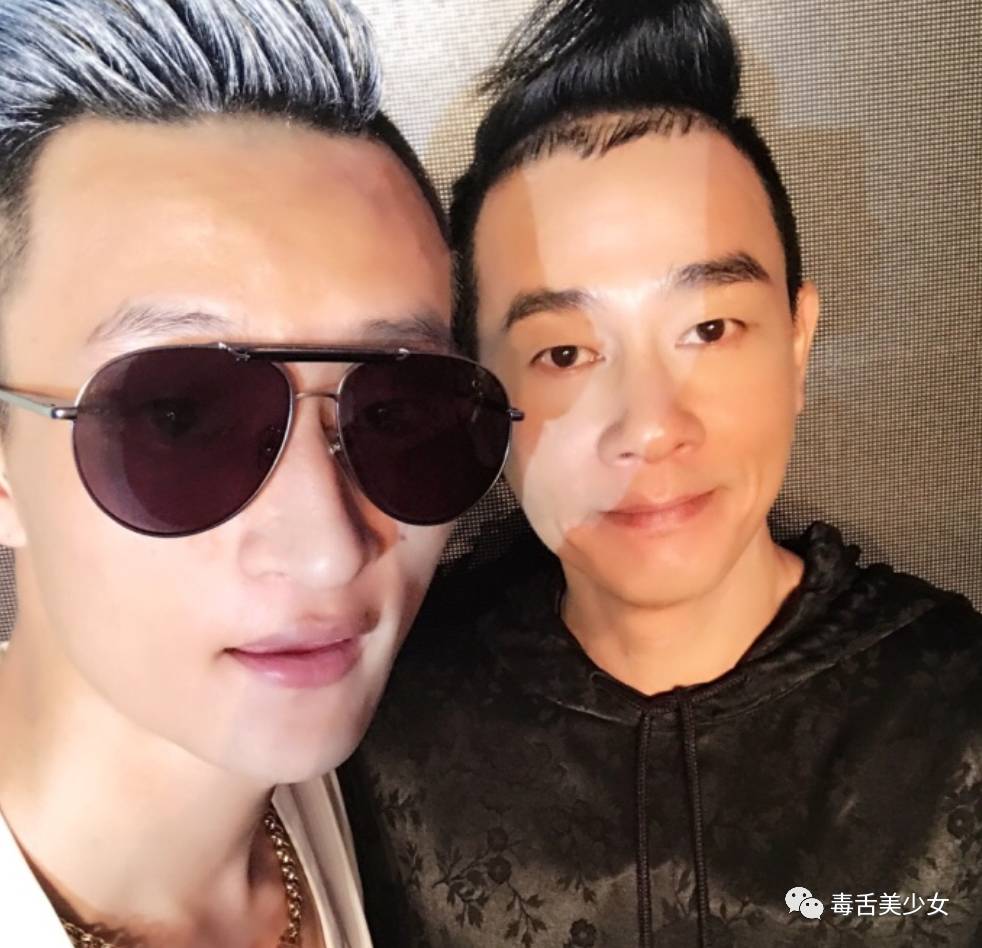 晒过跟山鸡哥合影的这人就是天道了.………………天道是谁?